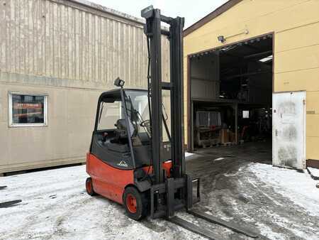 Elektro 4 Rad  Linde E30-03/600 (2)