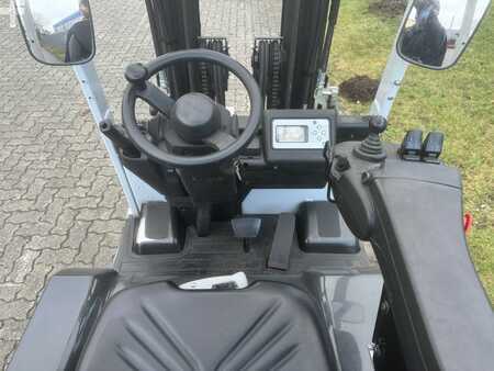 Eléctrico - 3 rodas 2014  Unicarriers AG1N1L20Q (5)