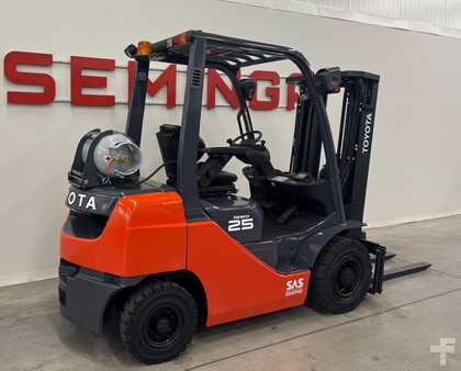 LPG Forklifts 2018  Toyota 10723 - 06-8FG25F (3)