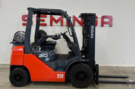 Carrelli elevatori GPL 2016  Toyota 10789 - 06-8FG20F (2)