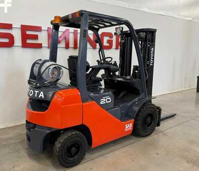 LPG Forklifts 2016  Toyota 10789 - 06-8FG20F (3)