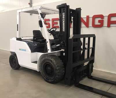 Diesel Forklifts 2015  Unicarriers 10379-D1F4A40 (1)