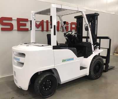 Diesel Forklifts 2015  Unicarriers 10379-D1F4A40 (3)