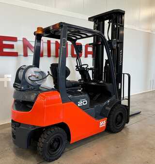 Propane Forklifts 2014  Toyota 02-8FGF20 (3)