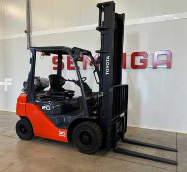 Propane Forklifts 2015  Toyota 10544 - 8FGF20 (1)