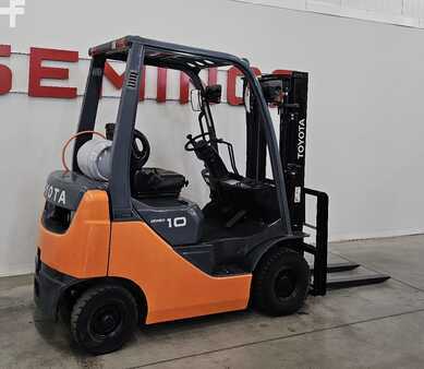 Petrol Forklift 2011  Toyota 10552-8FG10 (3)