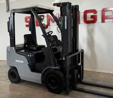 Petrol Forklift 2011  Nissan 10503- NP1F1A15D (1)