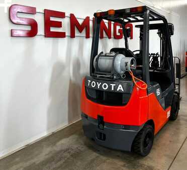 Chariots porte-conteneurs 2017  Toyota 10908 - 02-8FGF18 (5)