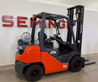 LPG Forklifts 2019  Toyota 10859 - 02-8FGF25 (3)