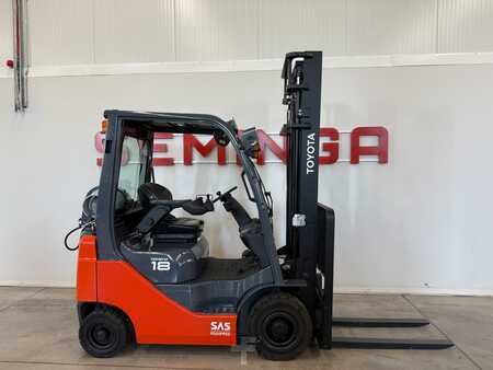 Nestekaasutrukki 2017  Toyota 11026 - 06-8FG18F (1)