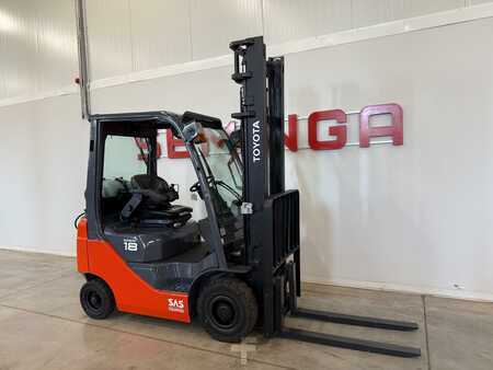 Nestekaasutrukki 2017  Toyota 11026 - 06-8FG18F (3)