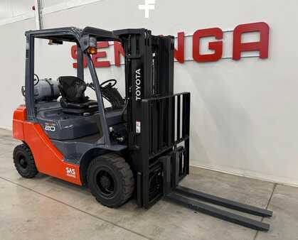 LPG VZV 2016  Toyota 11069 - 8FGF20 (1)