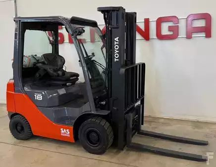 Gas gaffeltruck 2016  Toyota 11125 - 02-8FGF18 (2)