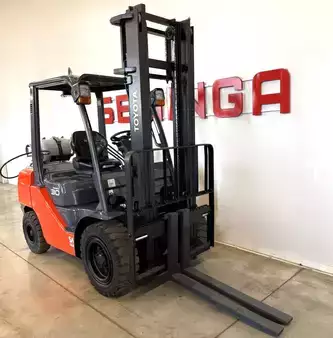 LPG Forklifts 2019  Toyota 11156 - 02-8FGF30 (1)