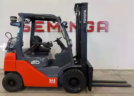 Gas gaffeltruck 2019  Toyota 11079 - 06-8FG20F (1)