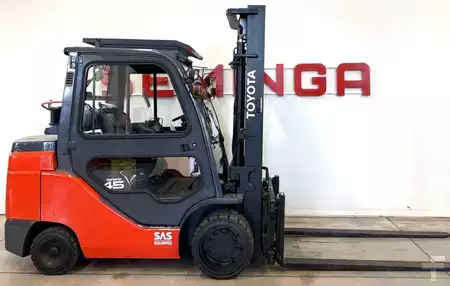 Carretilla elevadora GLP 2015  Toyota 11251 - 8FGCU45 (2)