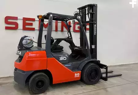 Chariots élévateurs GPL 2019  Toyota 10952 - 02-8FGF30F (4)