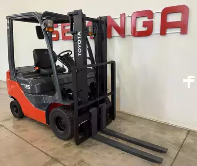 LPG Forklifts 2012  Toyota 11181 - 02-8FG15 (1)