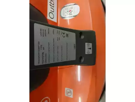 Nízkozdvižný vozík  BT LWE180 (3)