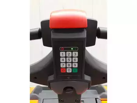 Transpallet elettrici 2022  BT LWE180 (5)