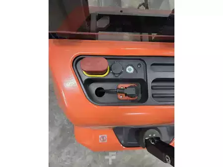 Apilador conductor incorporado 2023  BT SHE100 (3)