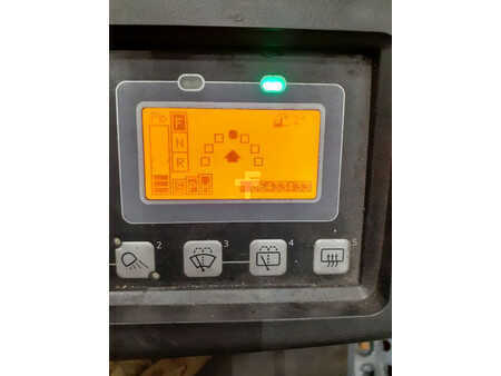 Carrelli elettrici 3 ruote 2018  Toyota 8FBET18 (12)
