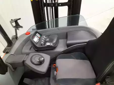 Skjutstativtruck 2018  BT RRE140H (6)