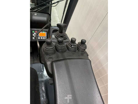 Carrelli elettrici 4 ruote 2017  Toyota 8FBE20T (4)