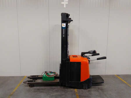 Stacker stå på 2015  BT SPE160L (1)