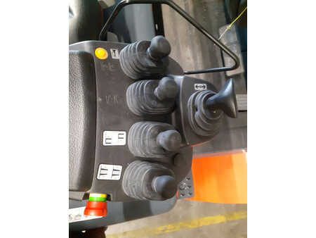 Elektro 4 Rad 2022  Toyota 8FBMT45 (8)