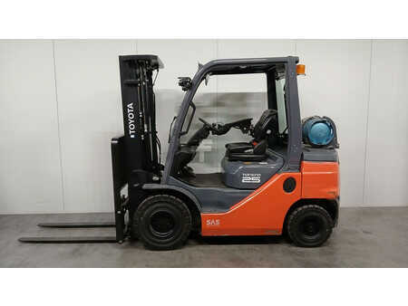 Treibgasstapler 2021  Toyota 028FGF25 (1)
