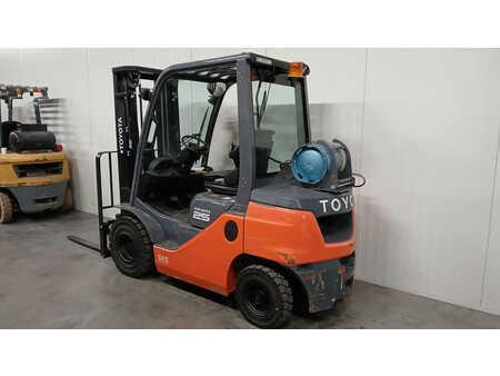 Treibgasstapler 2021  Toyota 028FGF25 (3)
