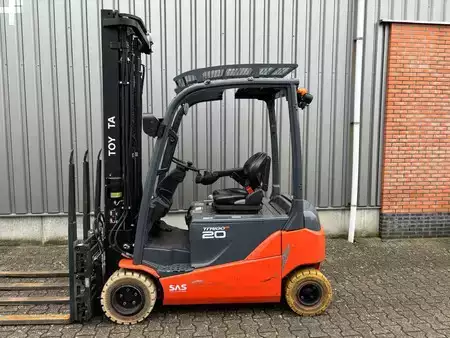 Sähkö - 4 pyör 2021  Toyota 8FBM20T (1)