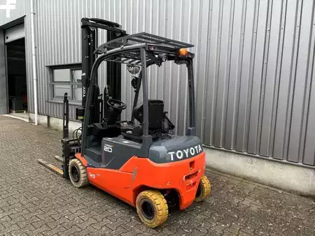 Sähkö - 4 pyör 2021  Toyota 8FBM20T (4)