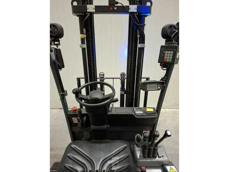 Eléctrica de 4 ruedas 2019  Toyota 7FBEST10 (3)