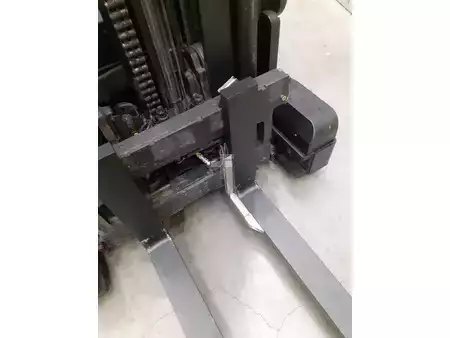 Carrelli retrattili 2019  Toyota RRE200HE (14)
