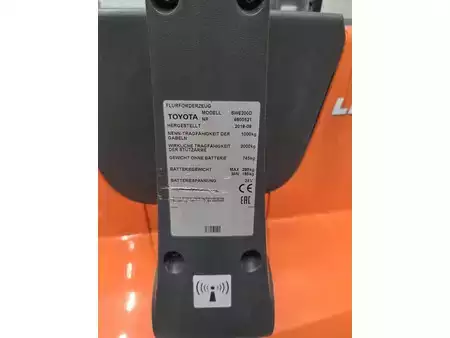 Stapelaars met staplatform  Toyota SWE200D (6)