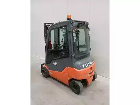 Electric - 4 wheels 2020  Toyota 8FBM20T (2)