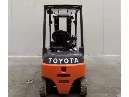 4-wiel elektrische heftrucks 2017  Toyota 8FBMT18 (4)