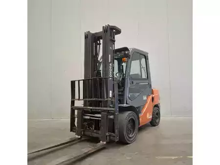 Empilhador diesel 2018  Toyota 02-8FDJF35 (1)