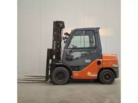 Empilhador diesel 2018  Toyota 02-8FDJF35 (2)