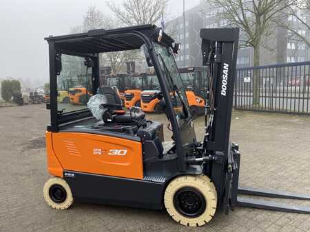 Elektro čtyřkolový VZV 2023  Doosan B30X-7 Plus (4)