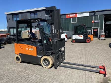 Chariots électriques à 4 roues 2023  Bobcat B35X-7 Plus (3)
