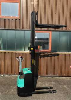 Pinontavaunu 2017 Mitsubishi SBP 10 N2 (2)