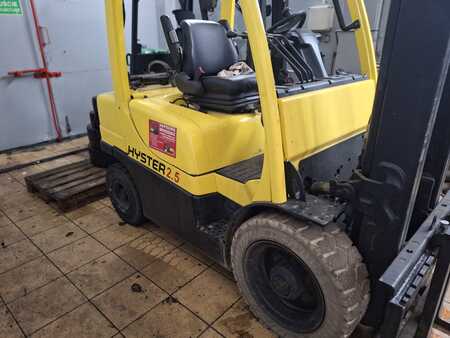 Propane Forklifts 2014  Hyster H2.5ft (2)