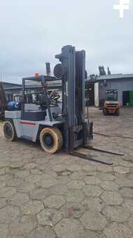 LPG heftrucks 1999  Nissan BF05H50U (7)