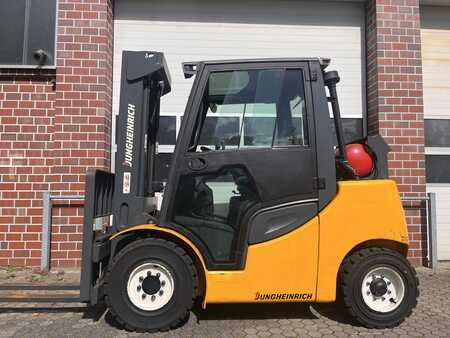 Treibgasstapler 2013 Jungheinrich TFG 540 s (1)