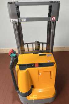 Hochhubwagen 2016 Jungheinrich EJC 212 (4)