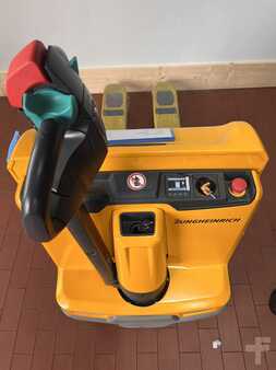 Niederhubwagen 2021  Jungheinrich EJE 116 (4)