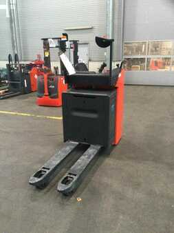 Stackers Stand-on 2018  Linde T25 R - 820 MM (1)